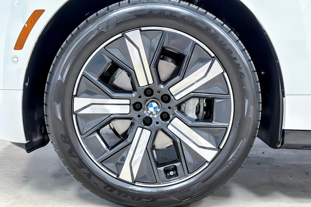 Thumbnail: 2026 BMW iX - 8