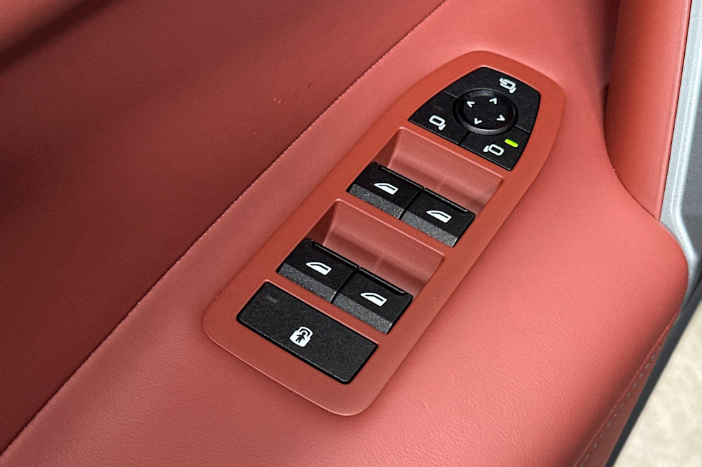 Thumbnail: 2026 BMW iX - 24