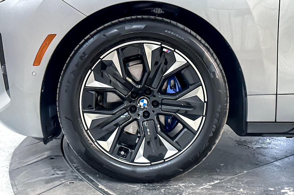 Thumbnail: 2026 BMW iX - 8