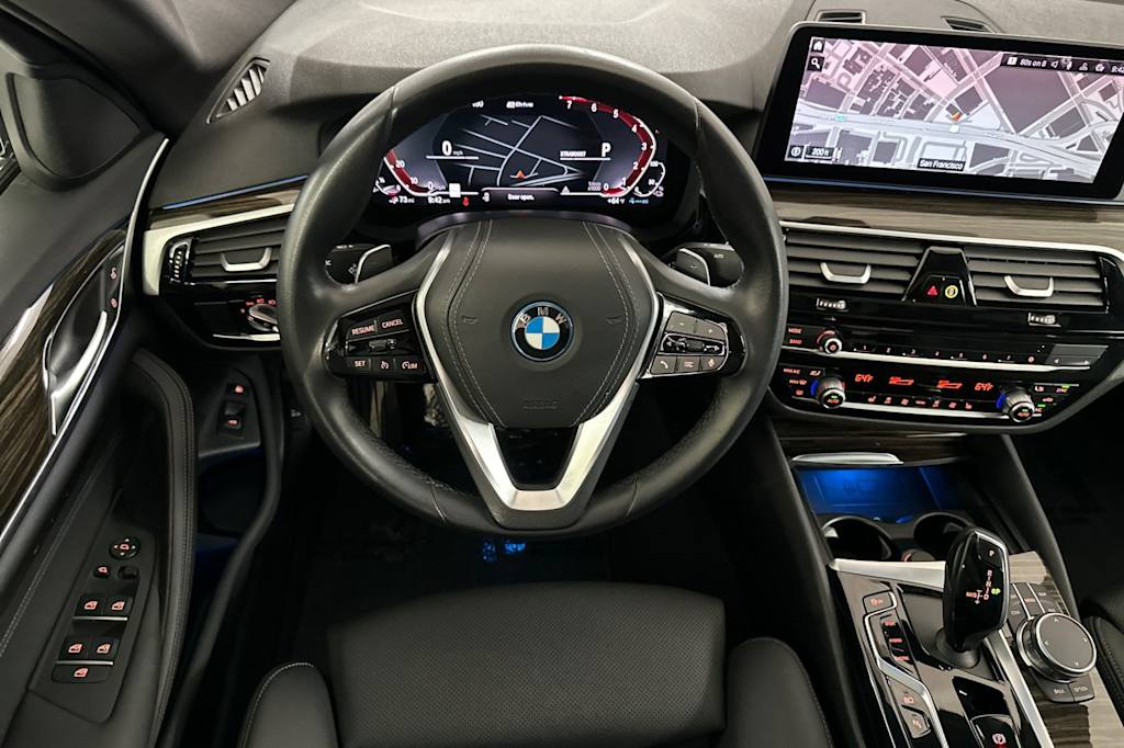 Thumbnail: 2023 BMW 5 Series - 10