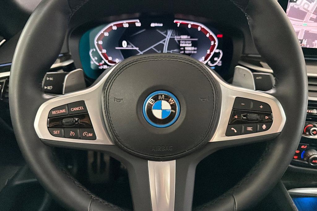 Thumbnail: 2023 BMW 5 Series - 26