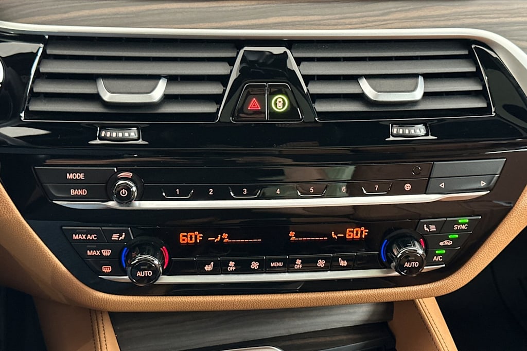 2023 BMW 5 Series 550i 23
