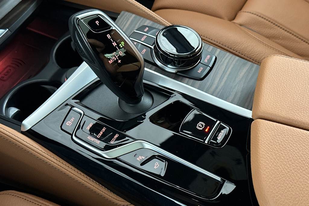 2023 BMW 5 Series 550i 7