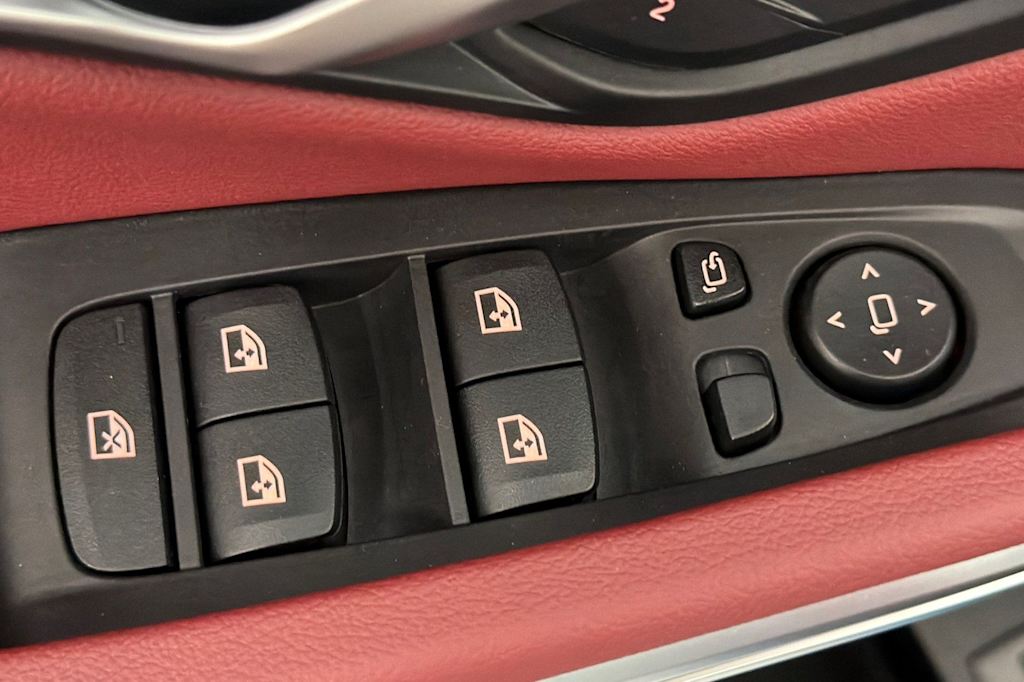 Thumbnail: 2026 BMW 3 Series - 21