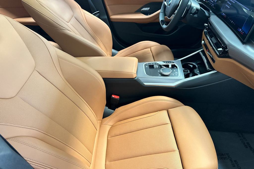 Thumbnail: 2025 BMW 4 Series - 10