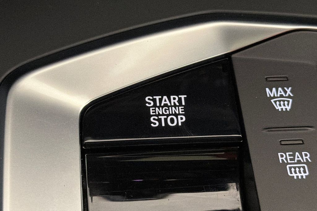 Thumbnail: 2025 BMW 2 Series - 25