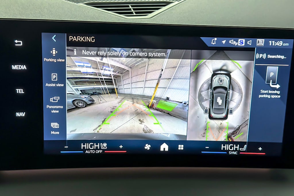 Thumbnail: 2025 BMW 2 Series - 23