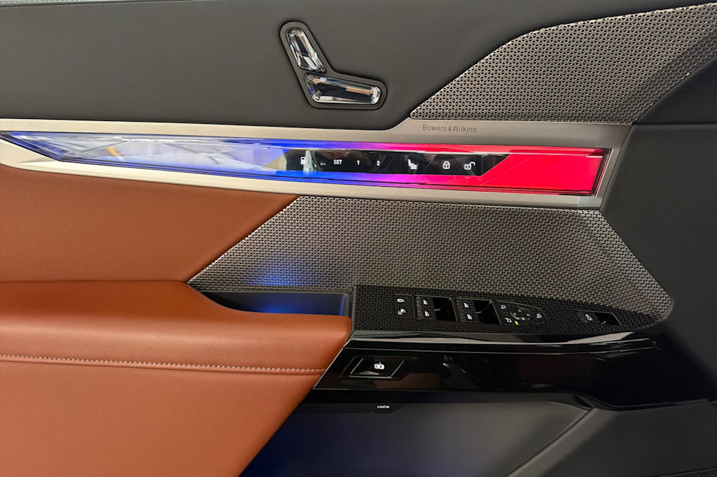 Thumbnail: 2025 BMW 7 Series - 16