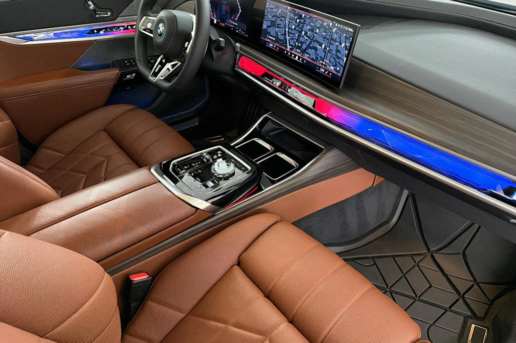 Thumbnail: 2025 BMW 7 Series - 12