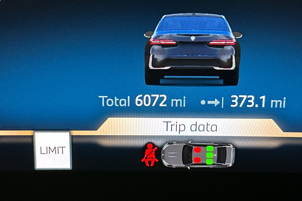 Thumbnail: 2025 BMW 5 Series - 16