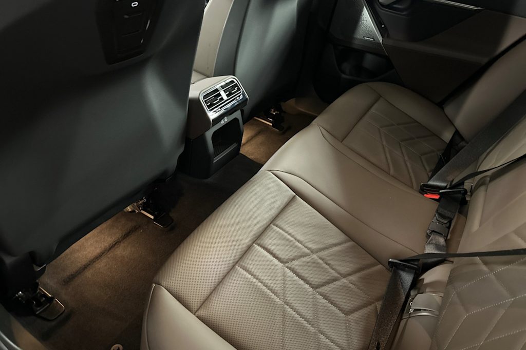 Thumbnail: 2025 BMW 5 Series - 10