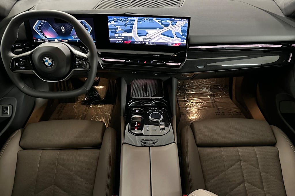 Thumbnail: 2025 BMW 5 Series - 2