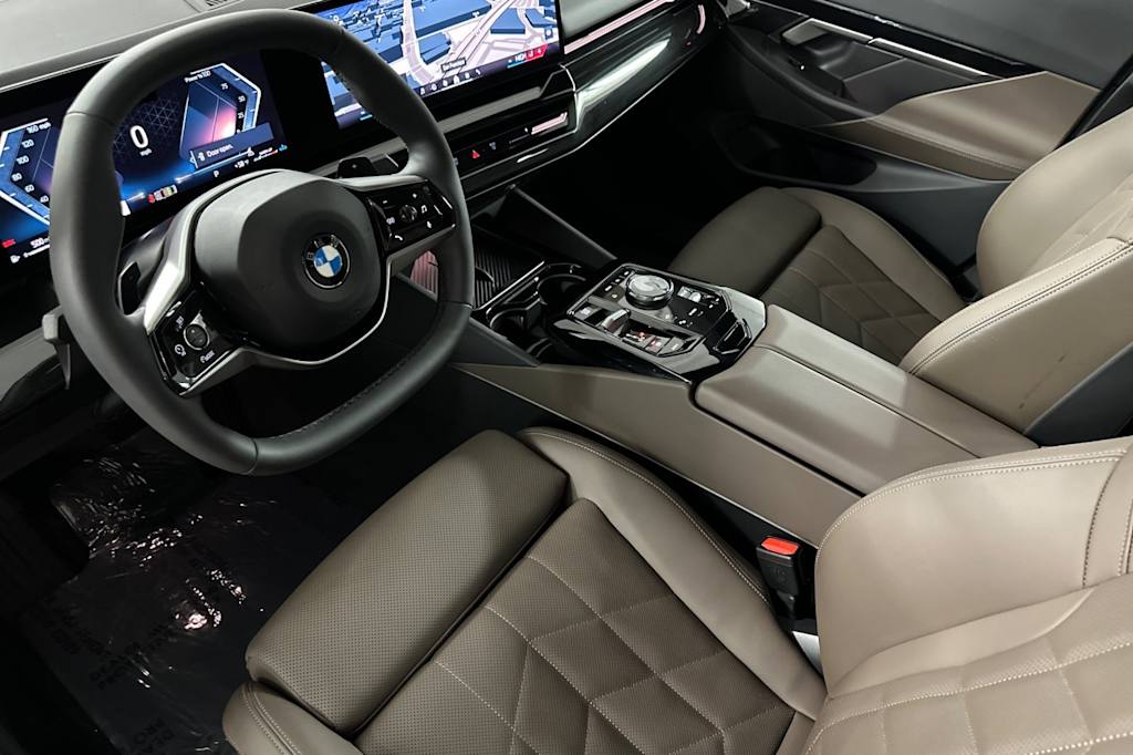 Thumbnail: 2025 BMW 5 Series - 9