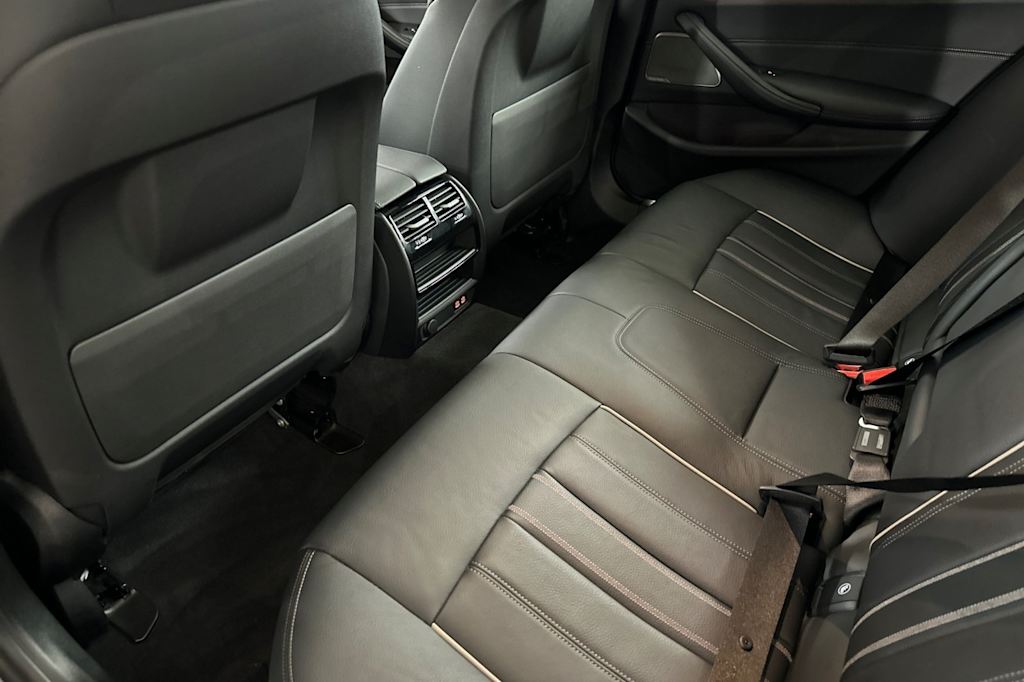 Thumbnail: 2023 BMW 5 Series - 9