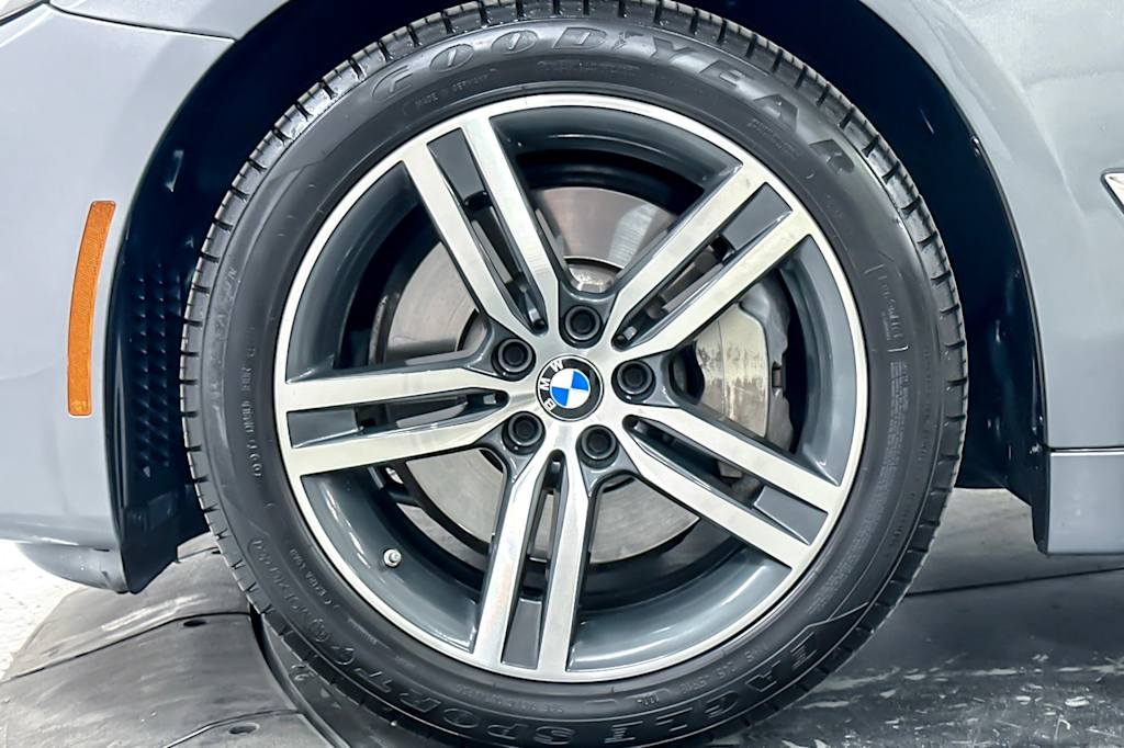 Thumbnail: 2023 BMW 5 Series - 7