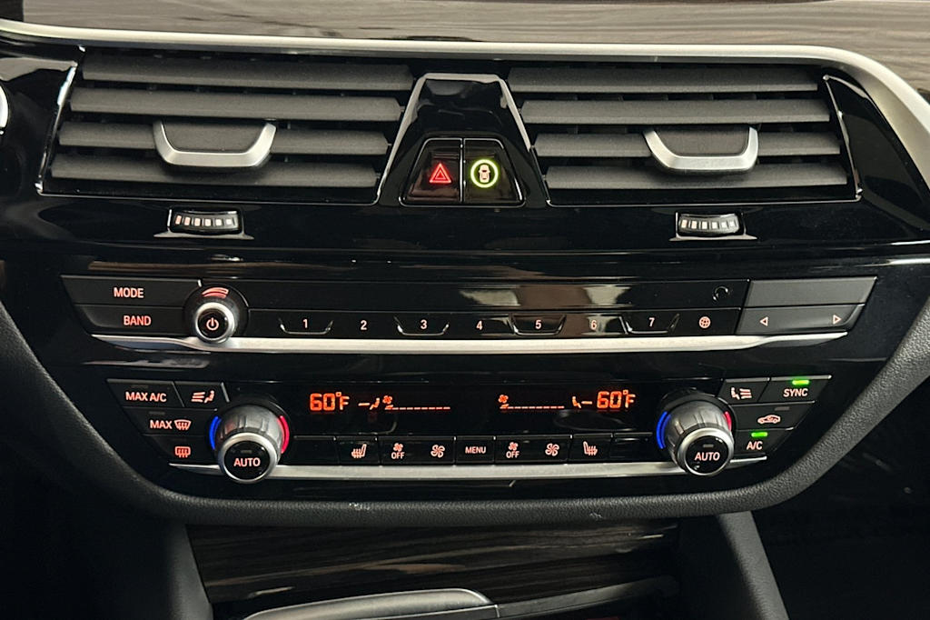 Thumbnail: 2023 BMW 5 Series - 24