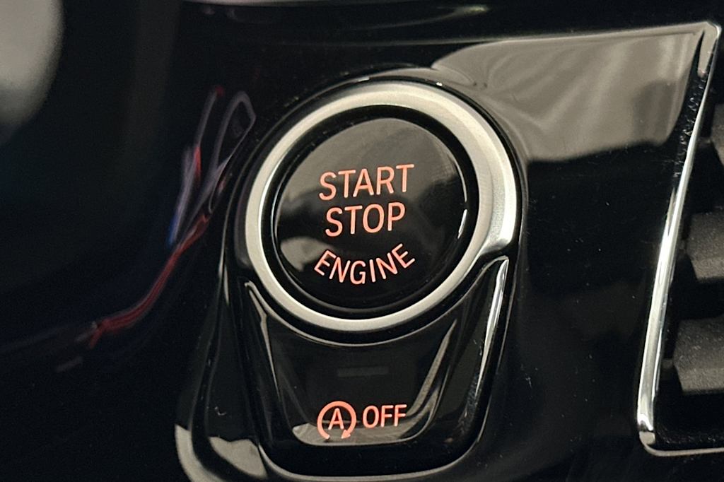 Thumbnail: 2023 BMW 5 Series - 25