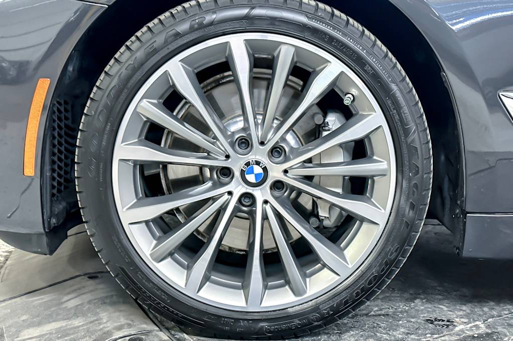 2022 BMW 5 Series 530i 8