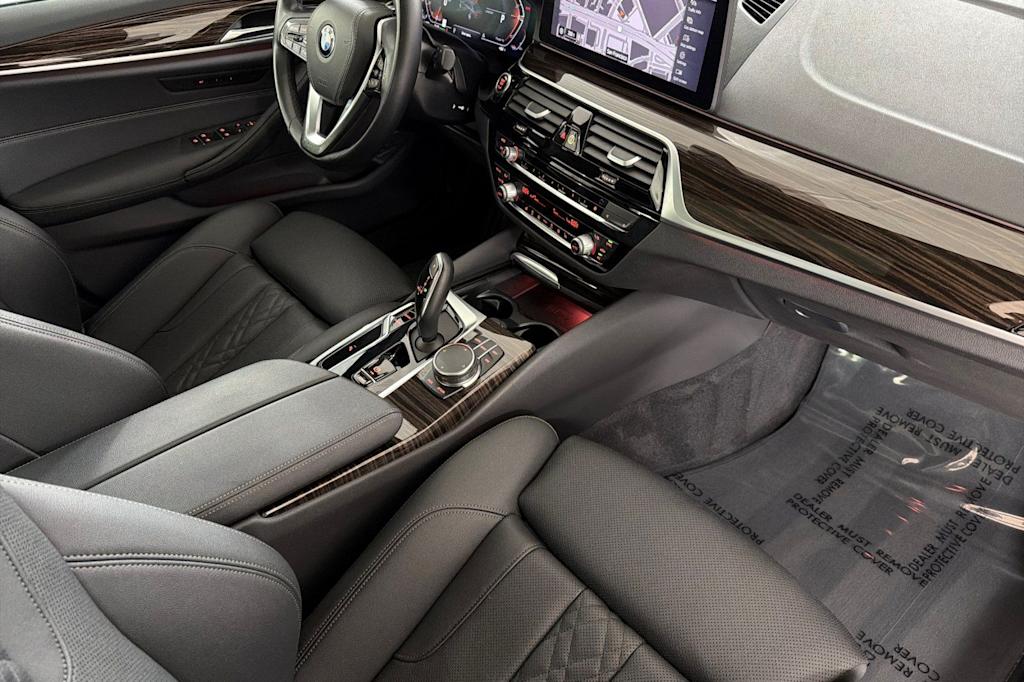 Thumbnail: 2023 BMW 5 Series - 12