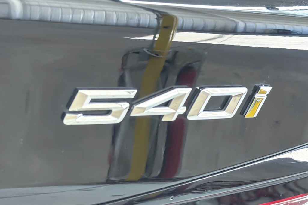 Thumbnail: 2023 BMW 5 Series - 7