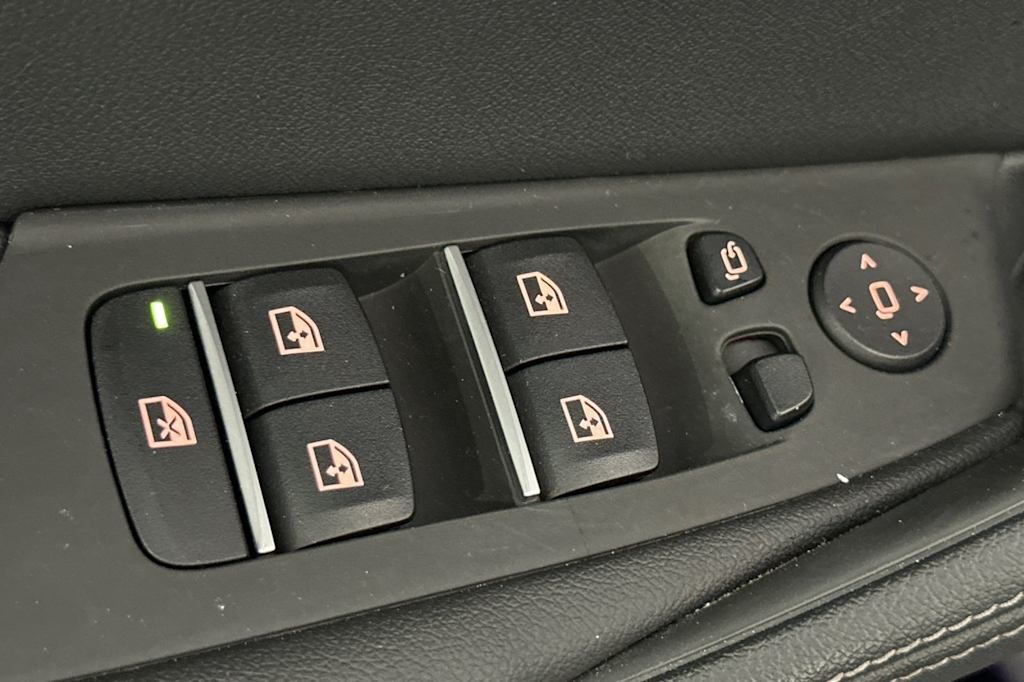 2023 BMW 5 Series 540i 21