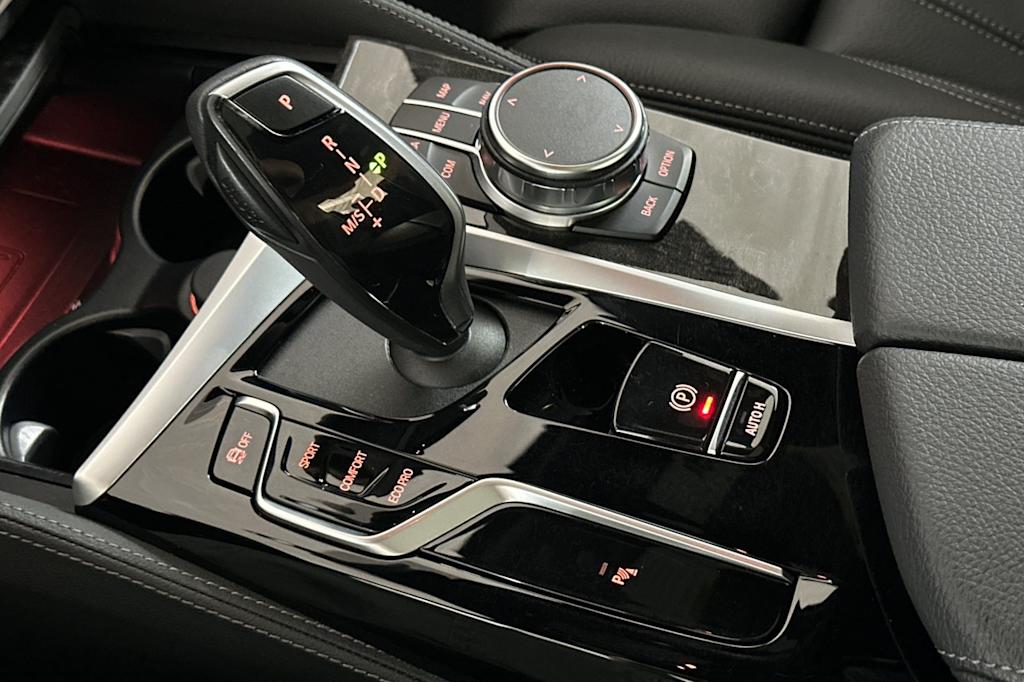 Thumbnail: 2023 BMW 5 Series - 13