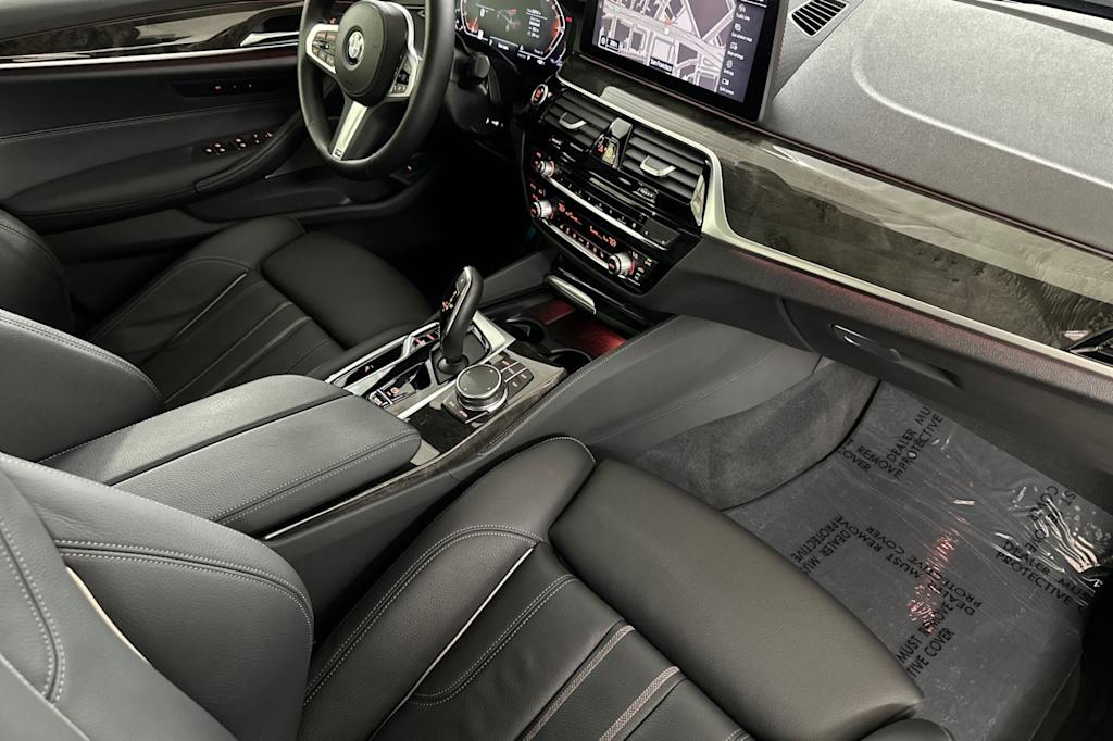 Thumbnail: 2023 BMW 5 Series - 11