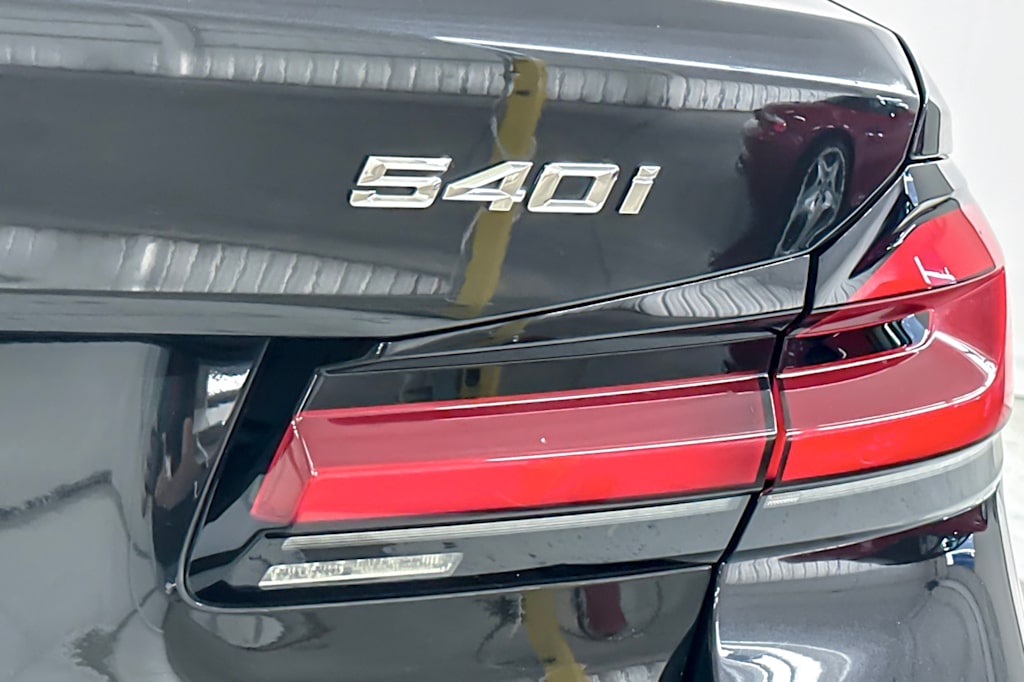 Thumbnail: 2023 BMW 5 Series - 26
