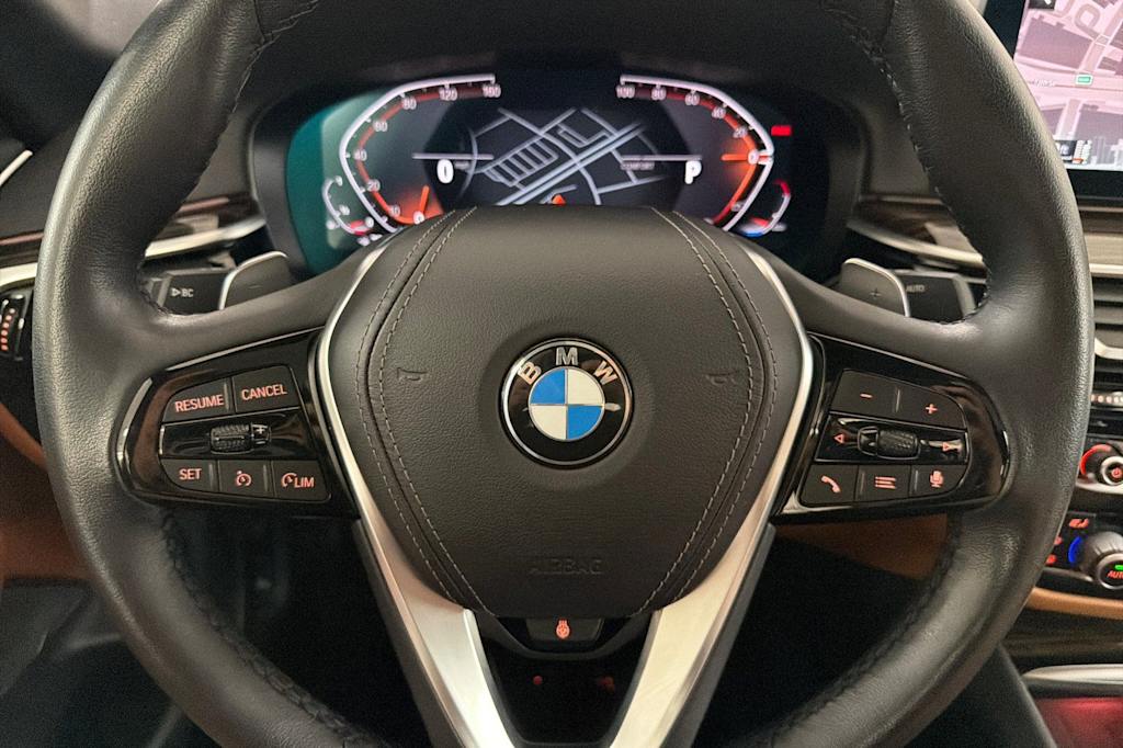 Thumbnail: 2023 BMW 5 Series - 26