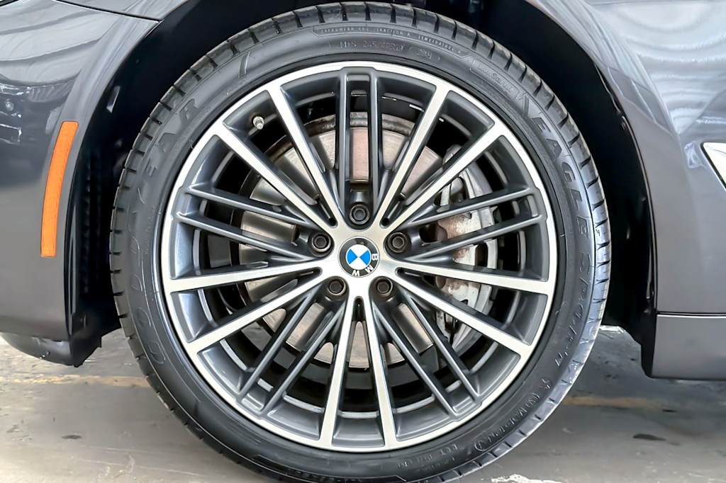 Thumbnail: 2023 BMW 5 Series - 8