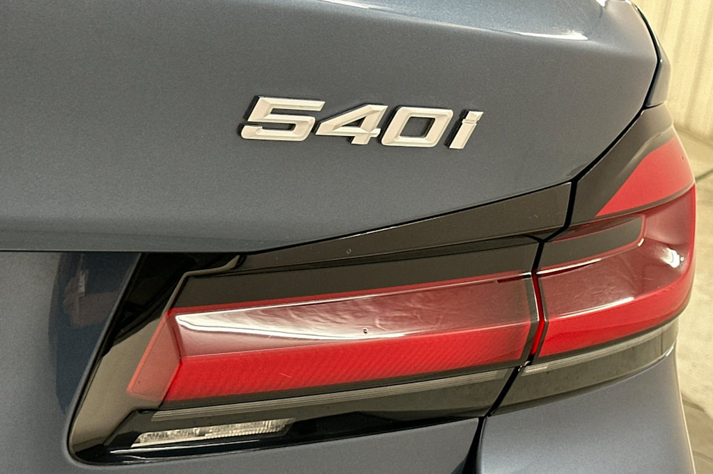 2023 BMW 5 Series 540i 27