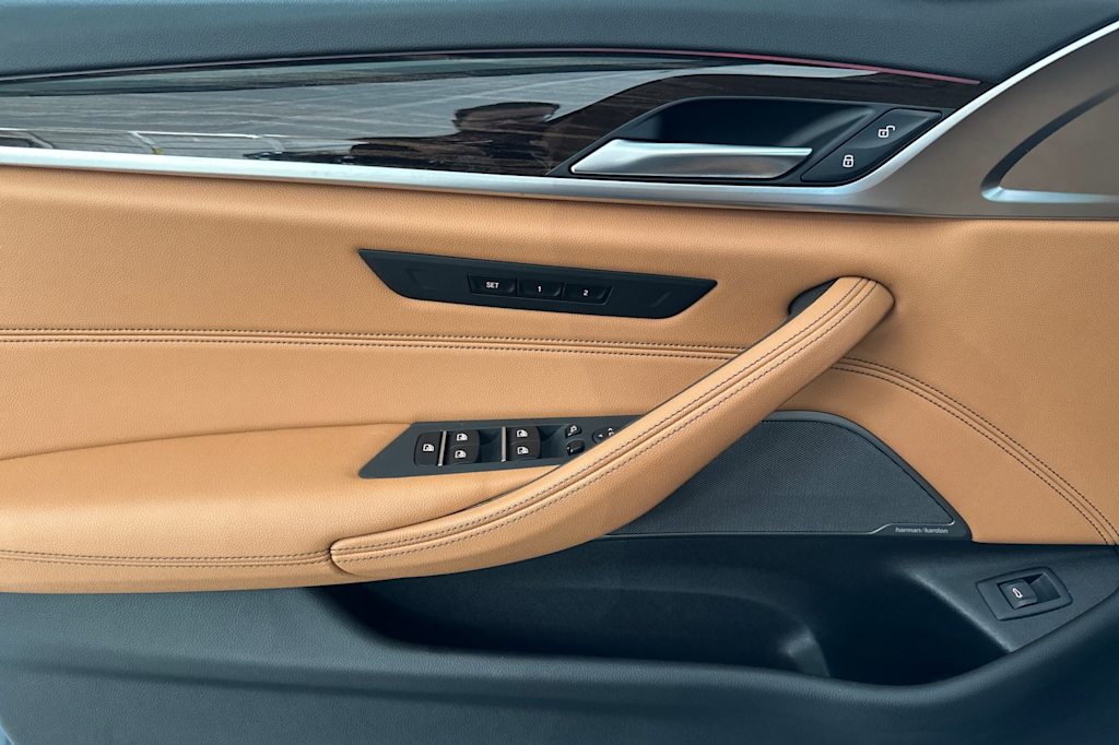 2023 BMW 5 Series 540i 19