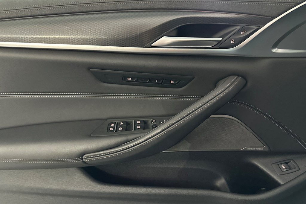 Thumbnail: 2023 BMW 5 Series - 19