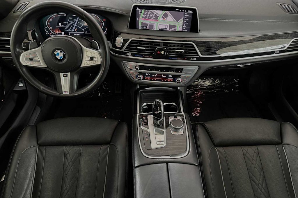 2022 BMW 7 Series 740i 2