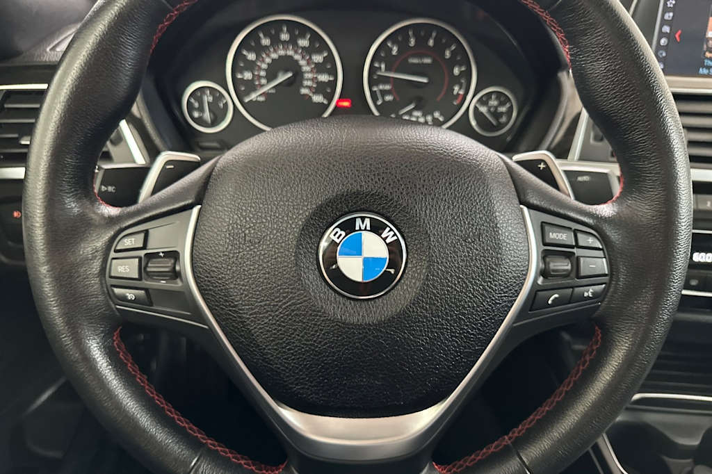 Thumbnail: 2018 BMW 3 Series - 26