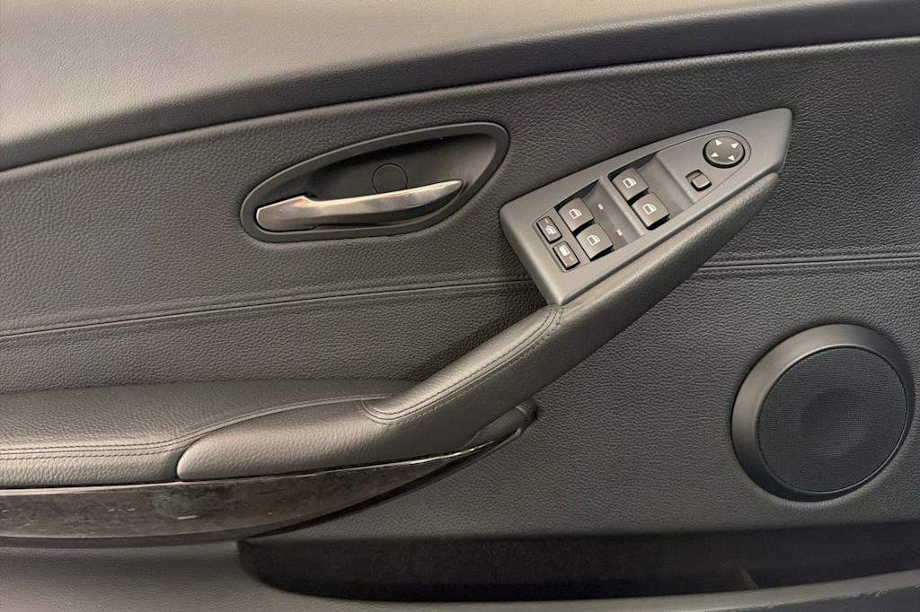 Thumbnail: 2007 BMW 6 Series - 21
