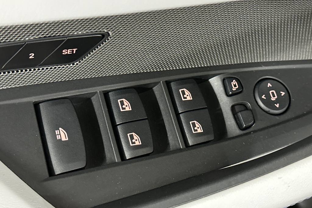 Thumbnail: 2023 BMW M4 - 22