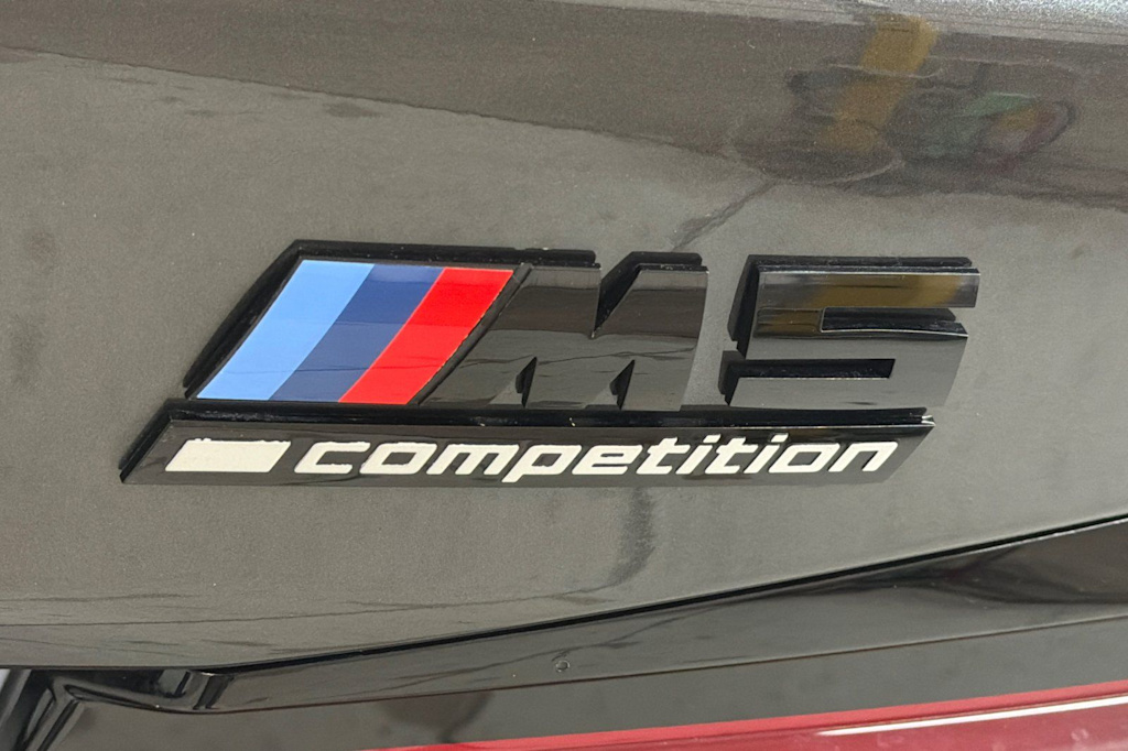 Thumbnail: 2023 BMW M5 - 7