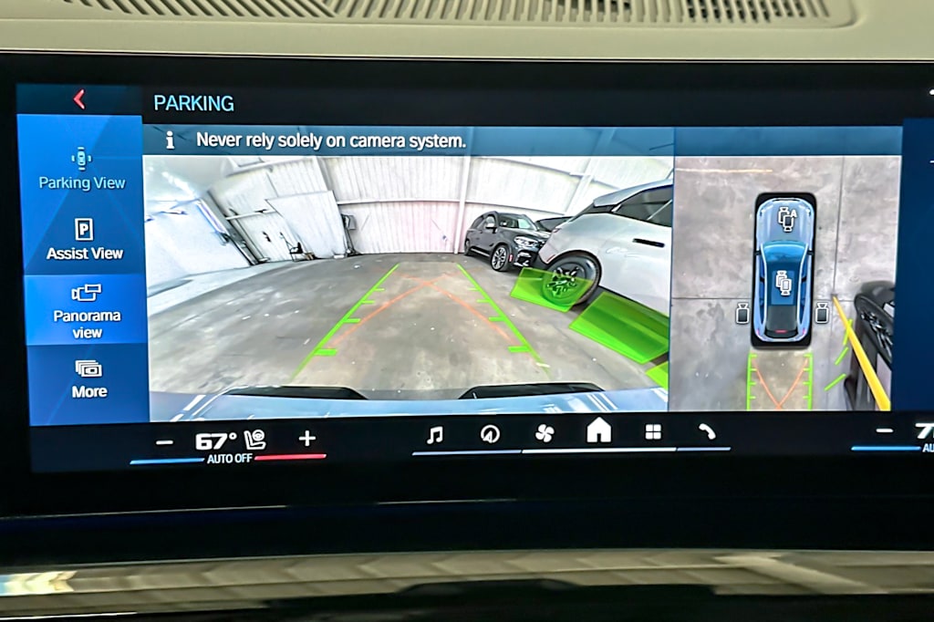 Thumbnail: 2025 BMW M5 - 25