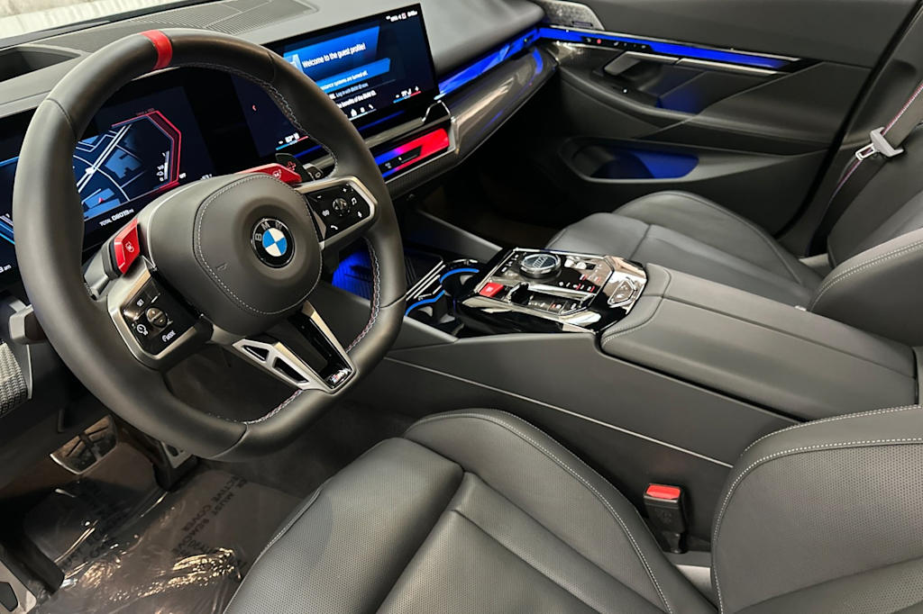 Thumbnail: 2025 BMW M5 - 9