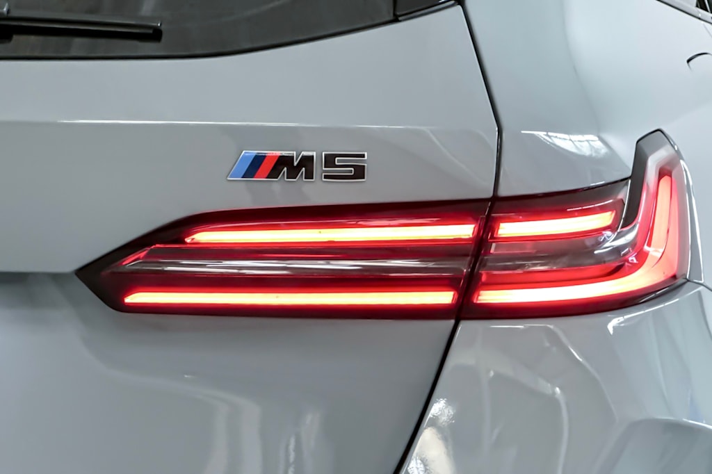 Thumbnail: 2025 BMW M5 - 28