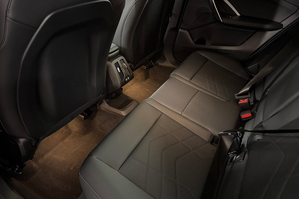 Thumbnail: 2025 BMW X2 - 10