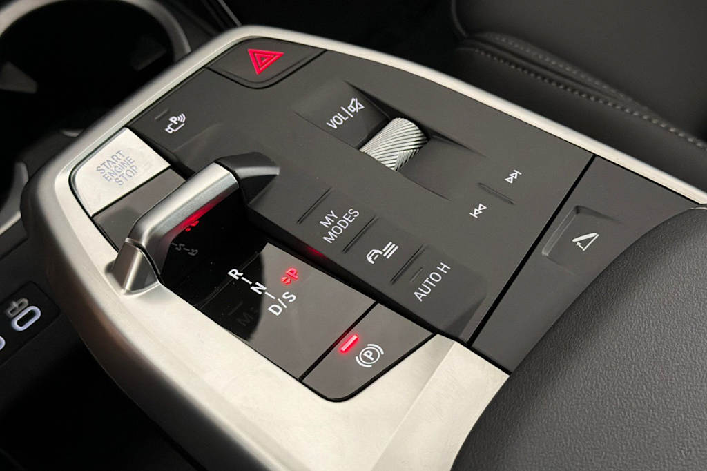 Thumbnail: 2025 BMW X2 - 14