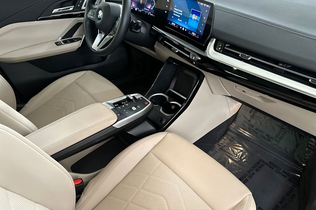 Thumbnail: 2025 BMW X2 - 11