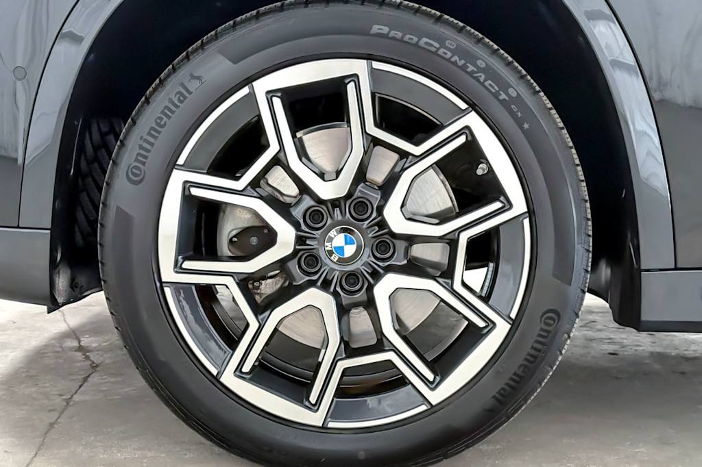 Thumbnail: 2026 BMW X1 - 8