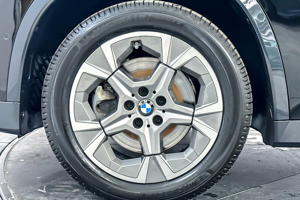 Thumbnail: 2023 BMW X1 - 8