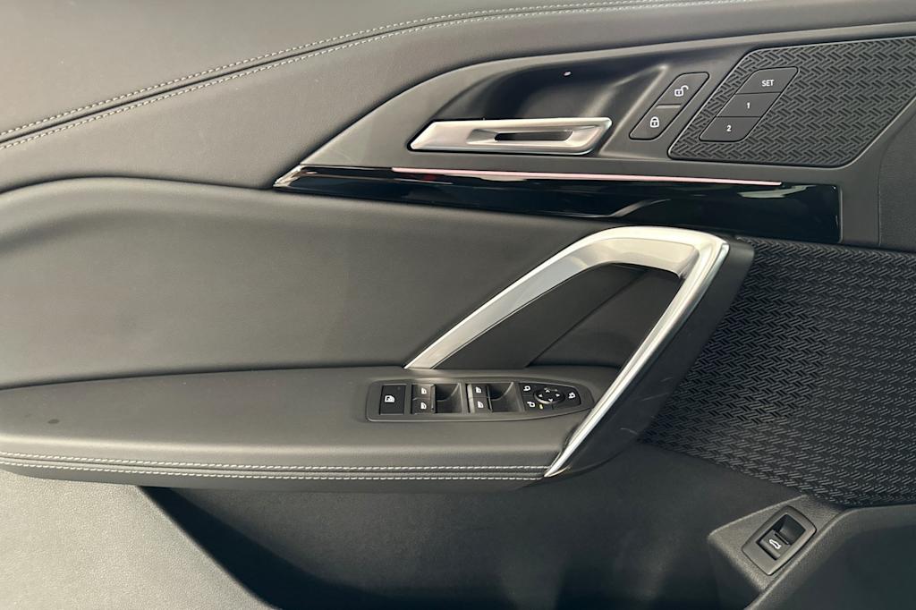 Thumbnail: 2023 BMW X1 - 20