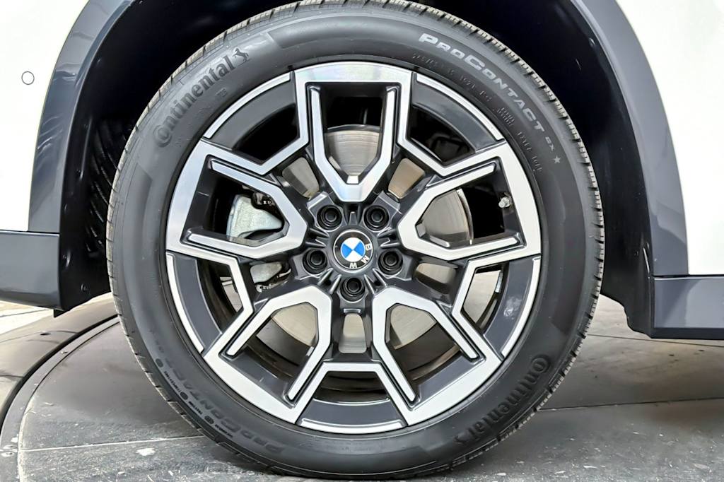 Thumbnail: 2026 BMW X1 - 8