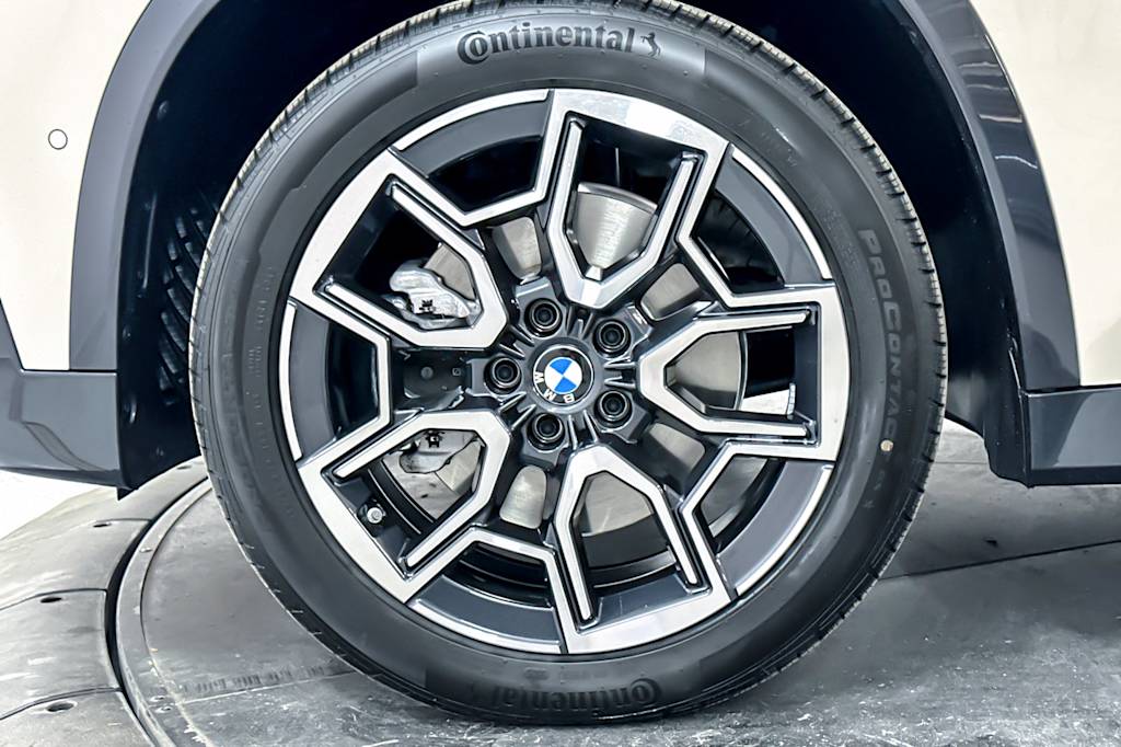 Thumbnail: 2026 BMW X1 - 8