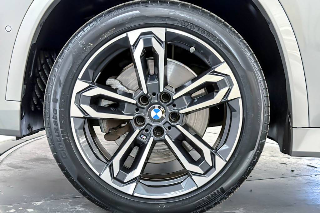Thumbnail: 2023 BMW X1 - 8